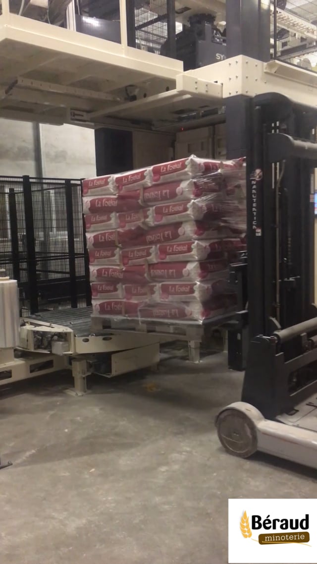 4308 Flour Palletizing and Pallet wrapping paper bags
